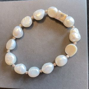 Opulenza Pearl Stretch Bracelet w/ Silver Nugget.